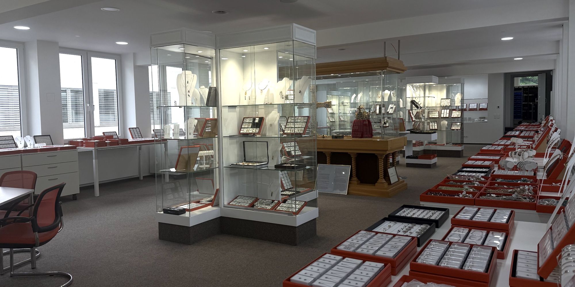 Auswahlsendungen im Ernst-Stein-Showroom